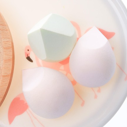 Diamond-cut 3D makeup sponge