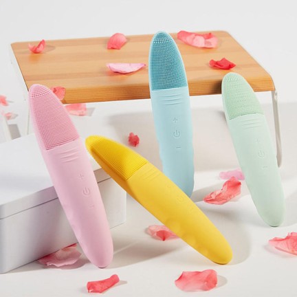 Gentle and deep cleansing silicone facial cleansing device