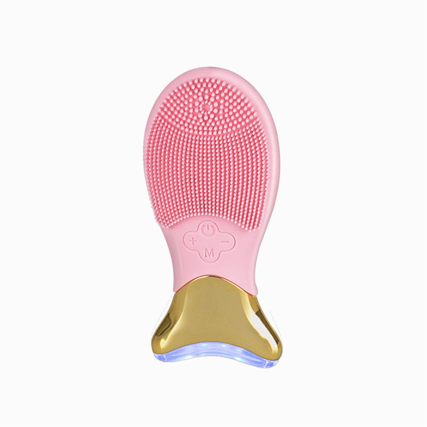 Photon-heated silicone facial cleansing brush