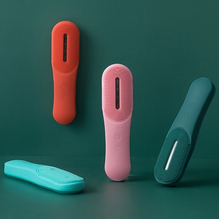 LED light therapy silicone deep cleansing facial brush