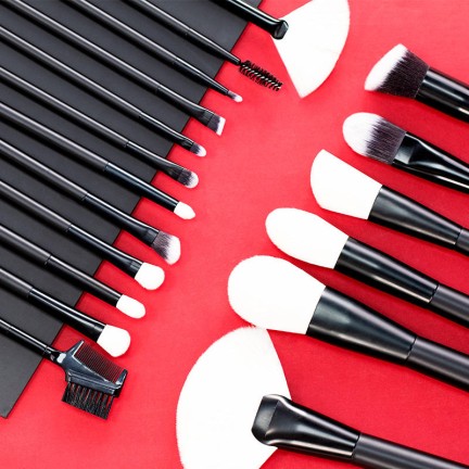 Professional multi-functional makeup brush set