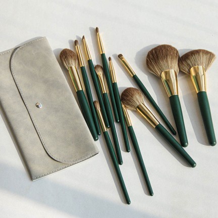 12-piece synthetic wood handle makeup brush set