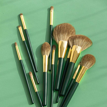 12-piece synthetic wood handle makeup brush set