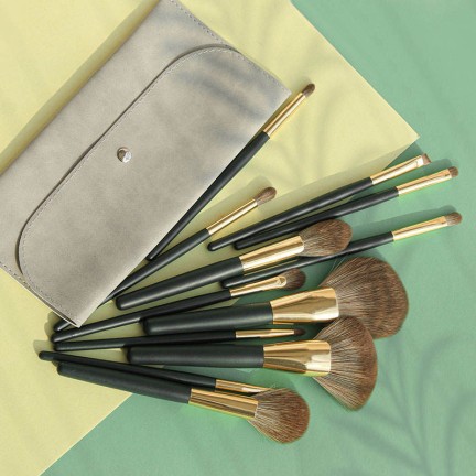 12-piece synthetic wood handle makeup brush set