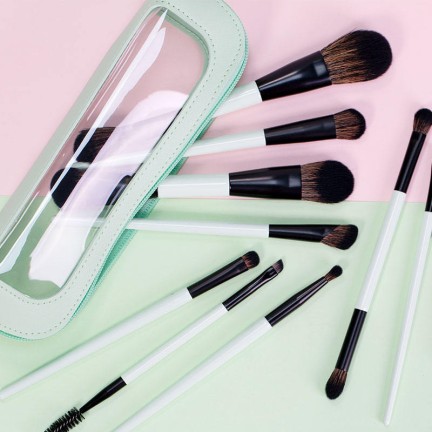 Double-ended nylon contouring makeup brush set