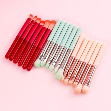 Portable 8-in-1 Multifunctional Travel Makeup Brush Set