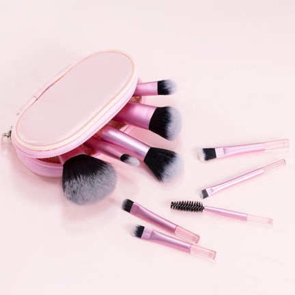 Mini portable travel handle makeup brush