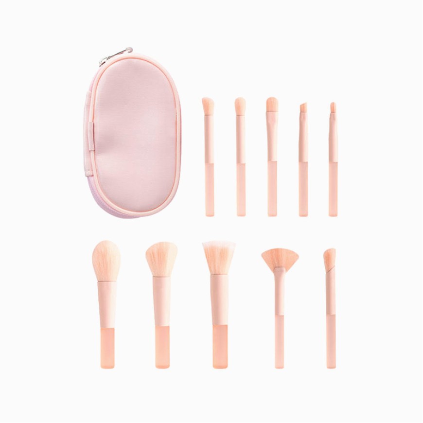 Mini travel makeup brush set