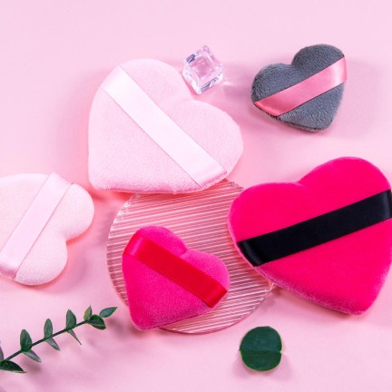 Heart-shaped soft-touch makeup setting powder puff