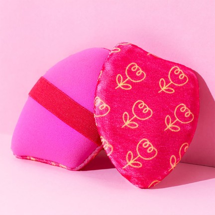 Red double-sided triangular velvet makeup powder puff