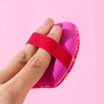 Red double-sided triangular velvet makeup powder puff